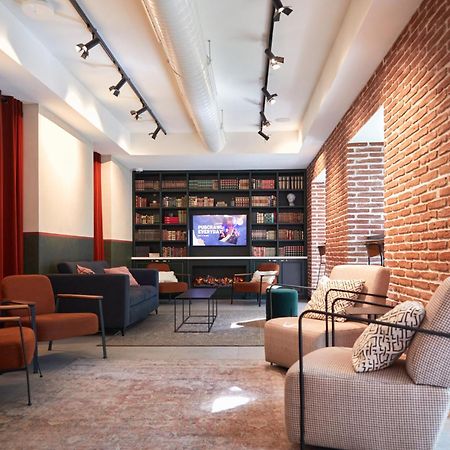 Latroupe Prado Hostel Madrid Luaran gambar