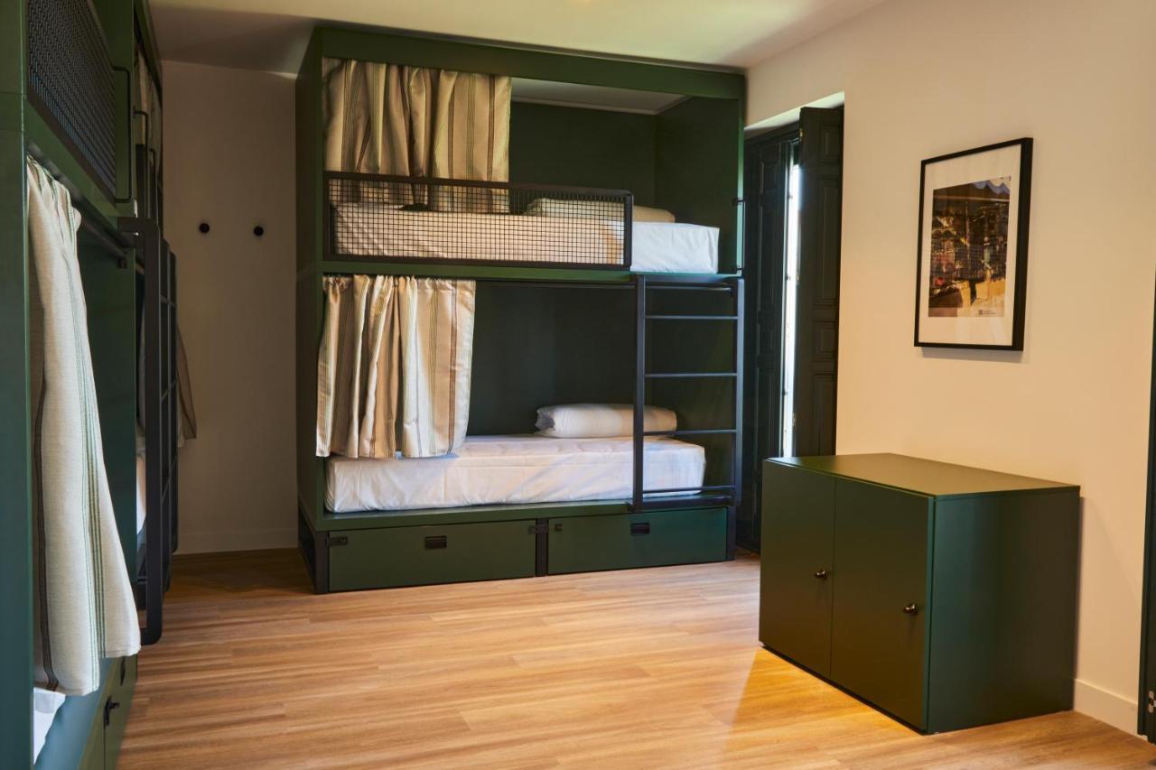Latroupe Prado Hostel Madrid Luaran gambar