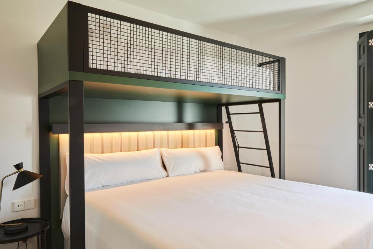 Latroupe Prado Hostel Madrid Luaran gambar