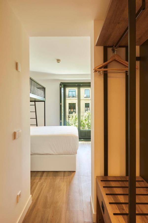 Latroupe Prado Hostel Madrid Luaran gambar