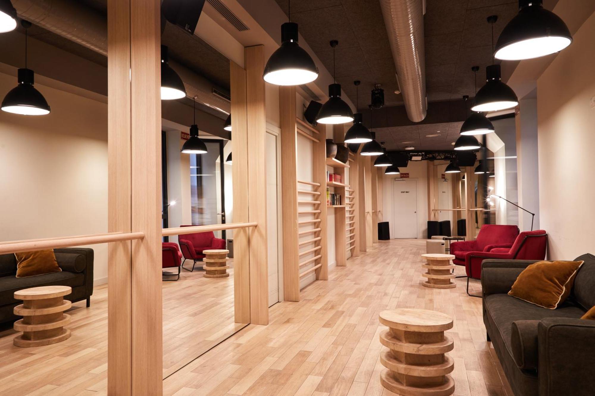 Latroupe Prado Hostel Madrid Luaran gambar