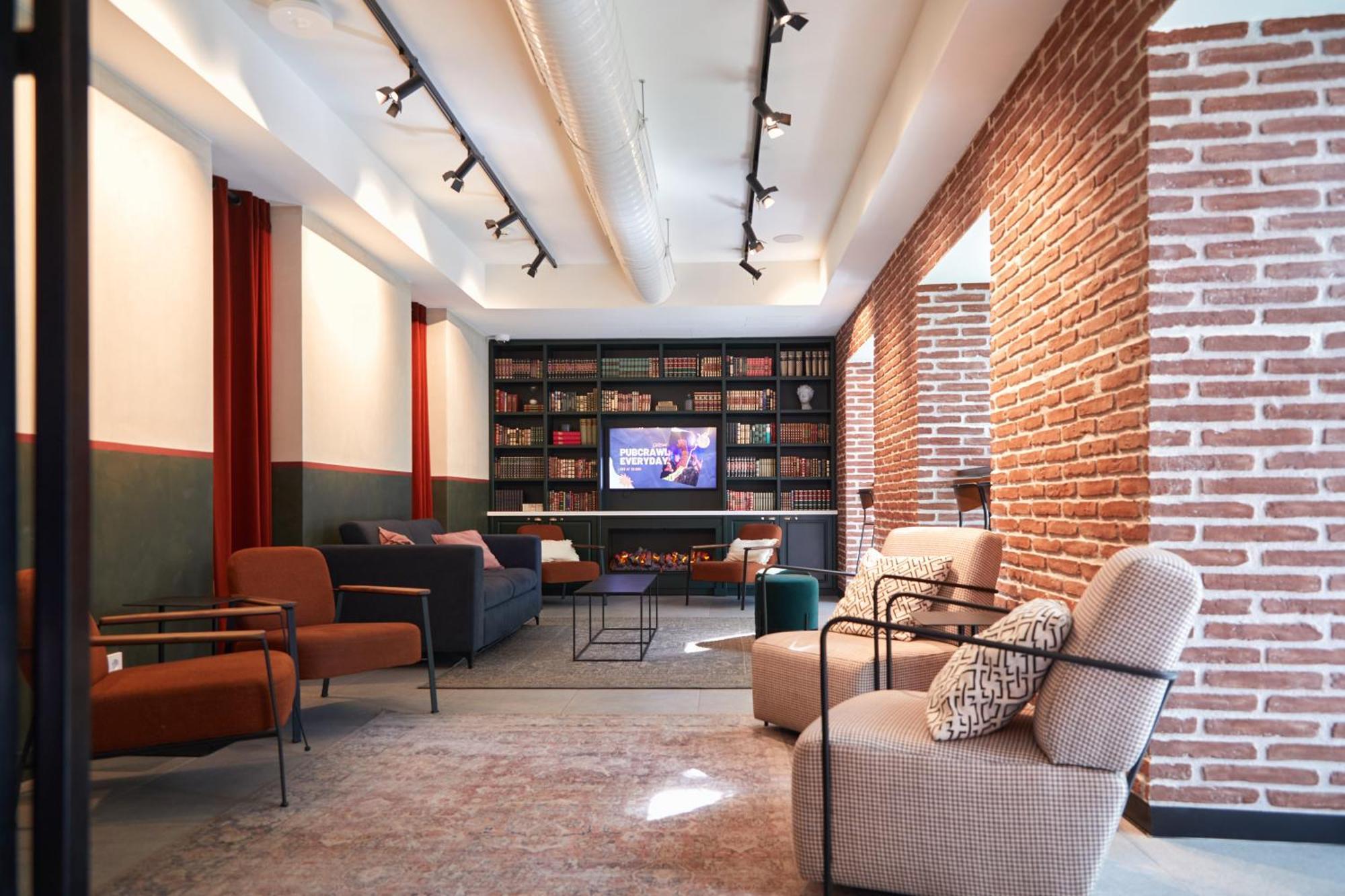 Latroupe Prado Hostel Madrid Luaran gambar