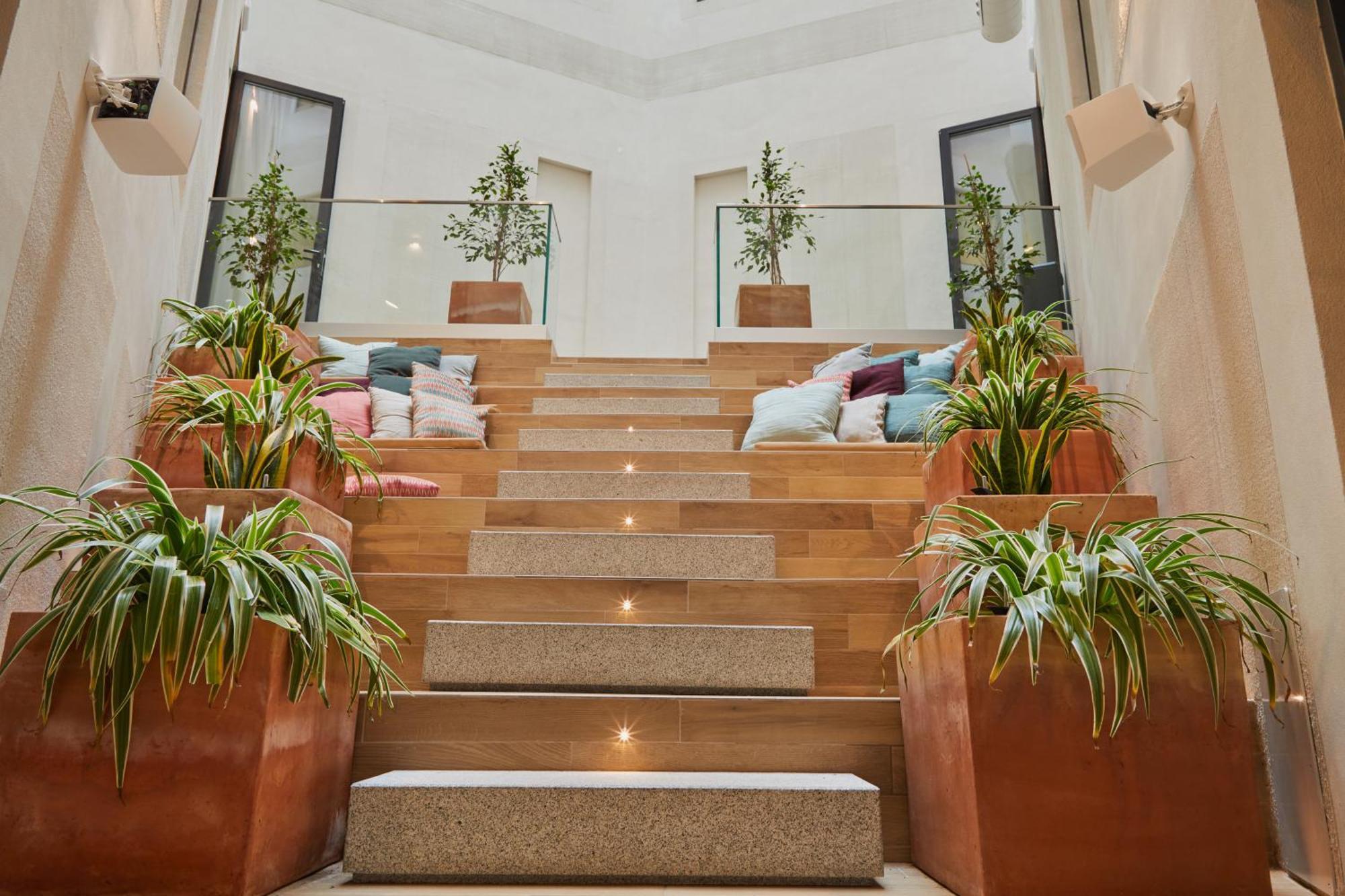 Latroupe Prado Hostel Madrid Luaran gambar